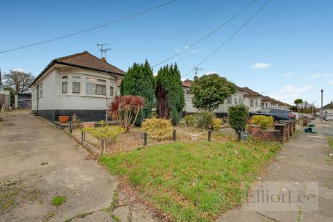 2 bedroom semi-detached bungalow for sale, Cavendish Avenue, Ruislip HA4