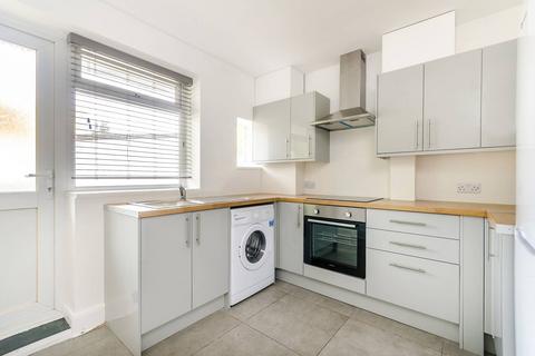 2 bedroom flat for sale, Clive Road, West Dulwich, London, SE21