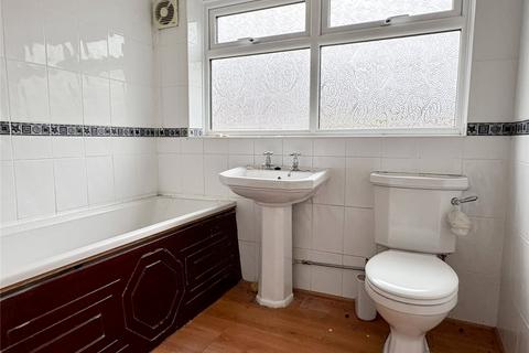 3 Erica Avenue, Oldham, OL4 2TS