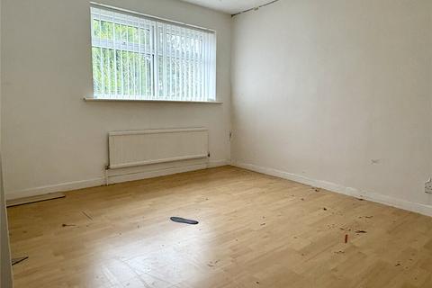 3 Erica Avenue, Oldham, OL4 2TS