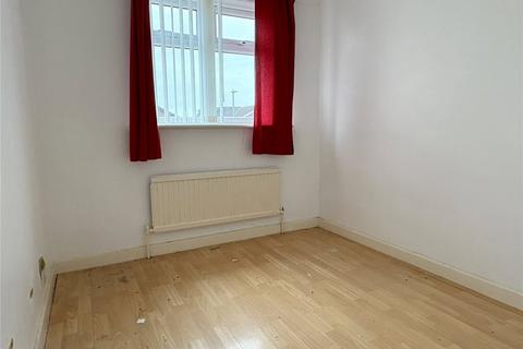 3 Erica Avenue, Oldham, OL4 2TS