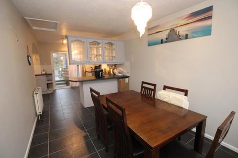 3 bedroom terraced house to rent, Westbourne Road, Bristol BS16