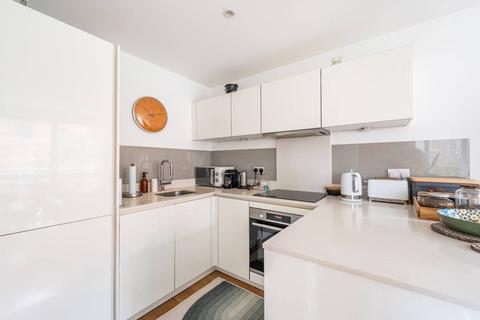 3 bedroom flat for sale, 15 Seven Sea Gardens, London E3