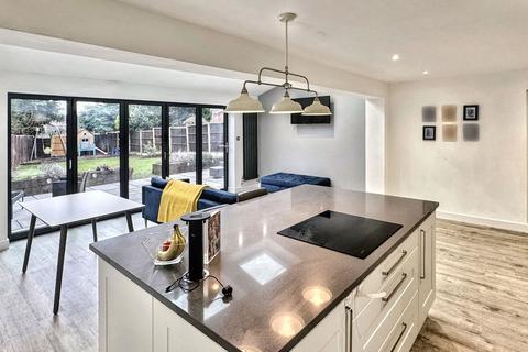 3 New Barnet, Widnes, WA8 9GR