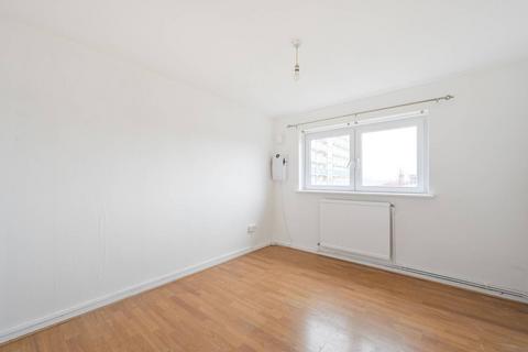 2 bedroom flat to rent, Woodman Street, E6, Silvertown, London, E16