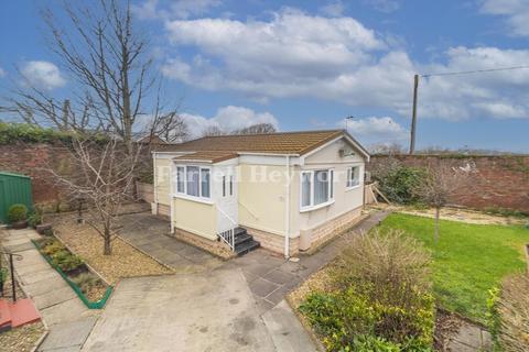 1 bedroom bungalow for sale, Hall Gate Lane, Poulton Le Fylde FY6