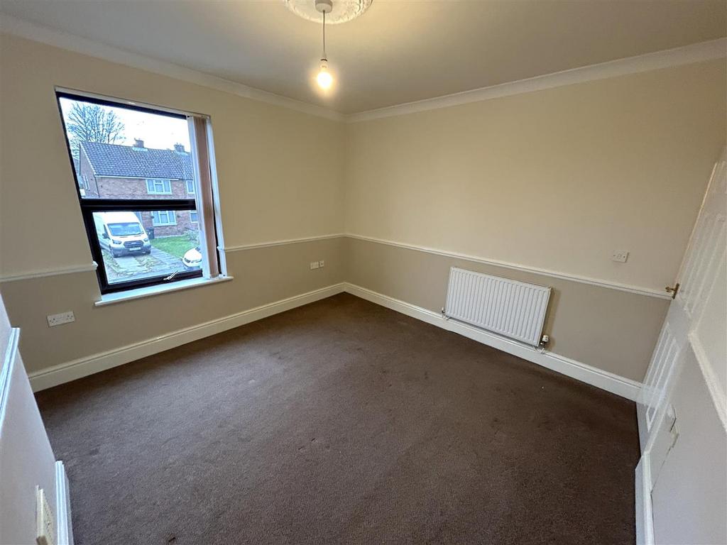 Bedroom 1 .JPG