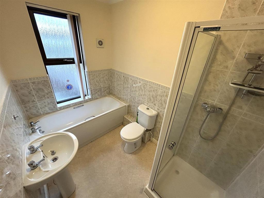 Bathroom.JPG