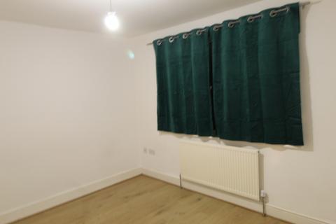 2 bedroom flat share to rent, Harrow, HA2