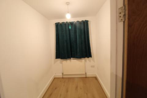 2 bedroom flat share to rent, Harrow, HA2