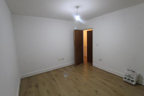 2 bedroom flat share to rent, Harrow, HA2