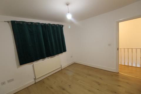 2 bedroom flat share to rent, Harrow, HA2