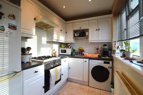 1 bedroom apartment for sale, Lancaster Avenue, Slough