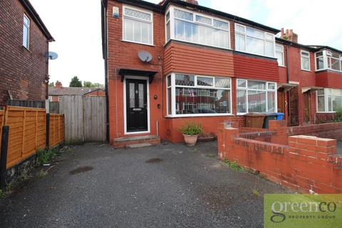 2 bedroom semi-detached house to rent, Essex Avenue, Tameside M43