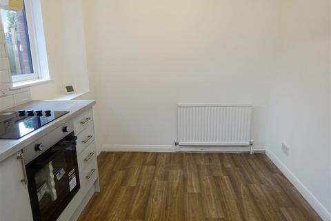 2 bedroom apartment to rent, London Road, Kettering NN16