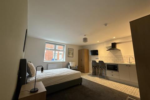 6 bedroom house to rent, Ward Street, Derby