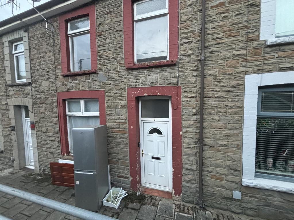 3 Bedroom Terraced Under Renovation