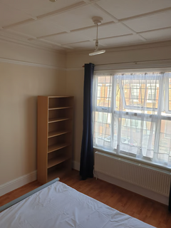 1 bedroom in a house share to rent, Standard Road, Hounslow TW4