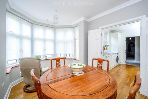 2 bedroom retirement property for sale, Esher Park Avenue, Esher KT10