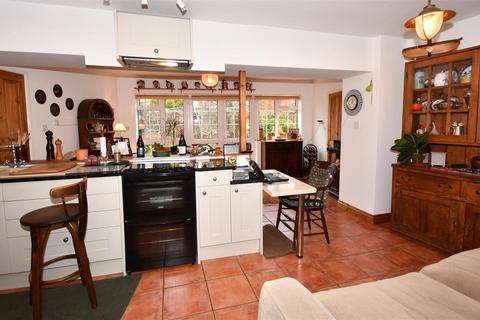 6 Gore Square, Bishops Lydeard, Taunton, TA4 3BW