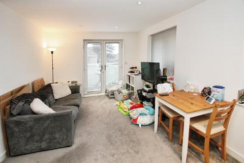 2 bedroom flat to rent, Salisbury Road, Bristol BS16