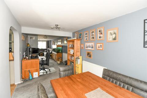 18 Winterslow Road, Trowbridge, BA14 0LX