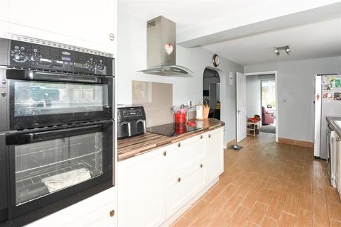 18 Winterslow Road, Trowbridge, BA14 0LX