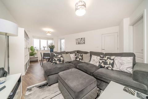 2 bedroom flat for sale, Hythe Road, Surbiton KT6