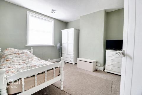 5 Alexandra Road, Romford, RM1 2DL