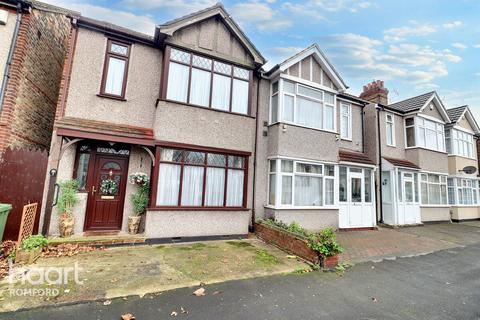 3 bedroom semi-detached house for sale, Alexandra Road, Romford