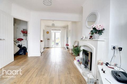 5 Alexandra Road, Romford, RM1 2DL