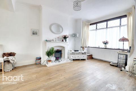 5 Alexandra Road, Romford, RM1 2DL