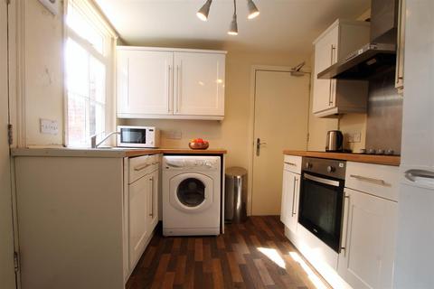 2 bedroom flat to rent, Addycombe Terrace, Heaton