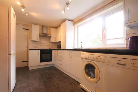 3 bedroom flat to rent, Newlands Road, Jesmond