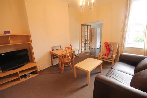 3 bedroom flat to rent, Newlands Road, Jesmond