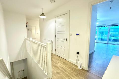 3 bedroom duplex for sale, Magellan Boulevard, London E16