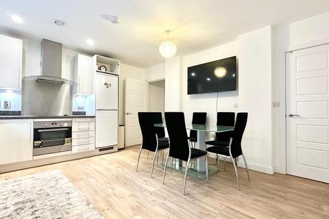 3 bedroom duplex for sale, Magellan Boulevard, London E16