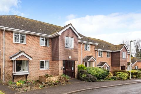 2 bedroom retirement property for sale, Ellingham Close, Alresford, Hampshire, SO24