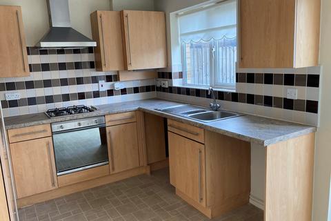 3 bedroom townhouse to rent, Heol Y Porthladd, Barry, The Vale Of Glamorgan. CF63 4AP