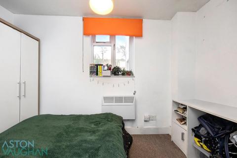 3 bedroom apartment to rent, Baden Road, Brighton BN2