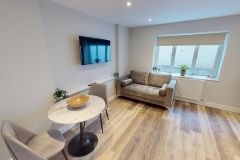 3 bedroom flat to rent, 4 Pitville Place, Pitville Place, Bristol BS6