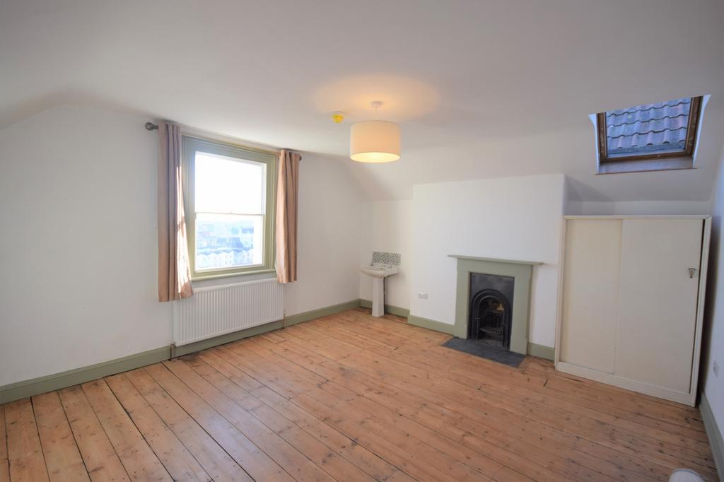 A spacious and bright large double bedroom with...