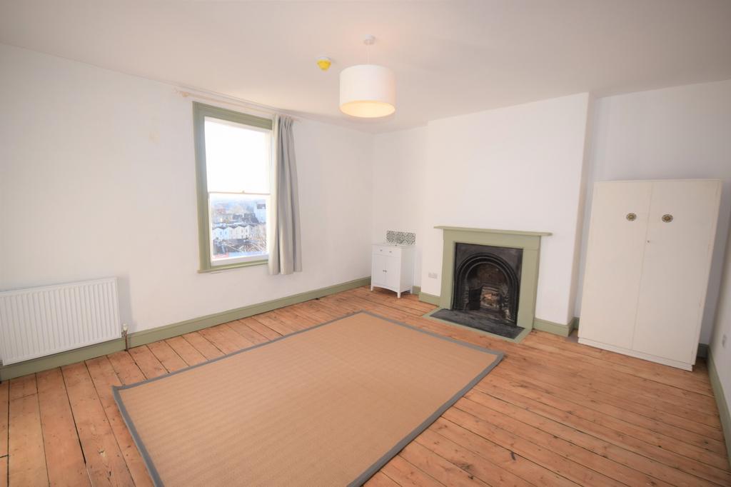 A spacious and bright large double bedroom with...