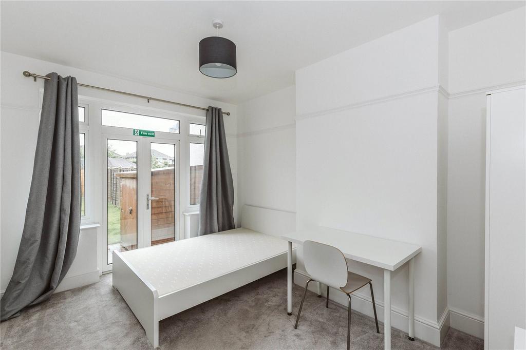 A bright and spacious double bedroom, perfect f...