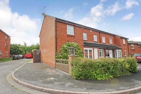 4 bedroom end of terrace house to rent, Ebble Close, Aylesbury