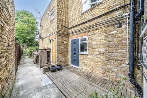 1 bedroom flat for sale, Longley Road, London SW17