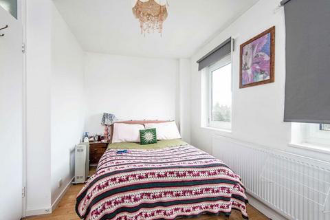 8 Blanchard Way, London, E8 3AE