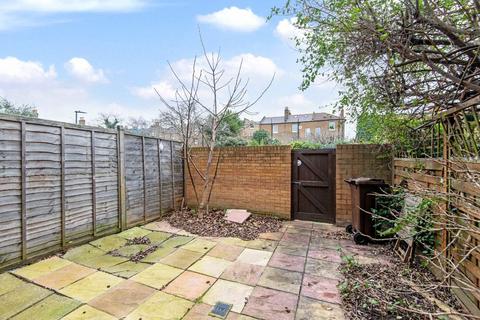 8 Blanchard Way, London, E8 3AE