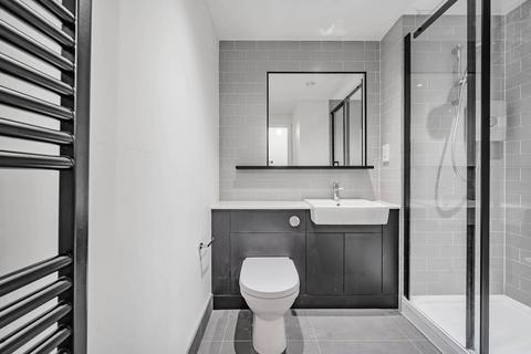 Studio to rent, Fairbank House, Colindale, London, NW9