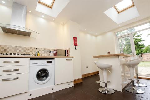 6 bedroom house to rent, Hubert Road, Birmingham B29